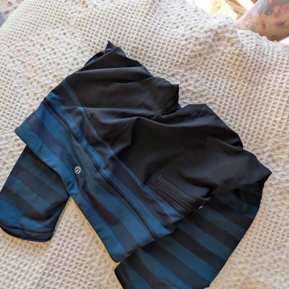 Lululemon size 4 - Picture 3 of 3